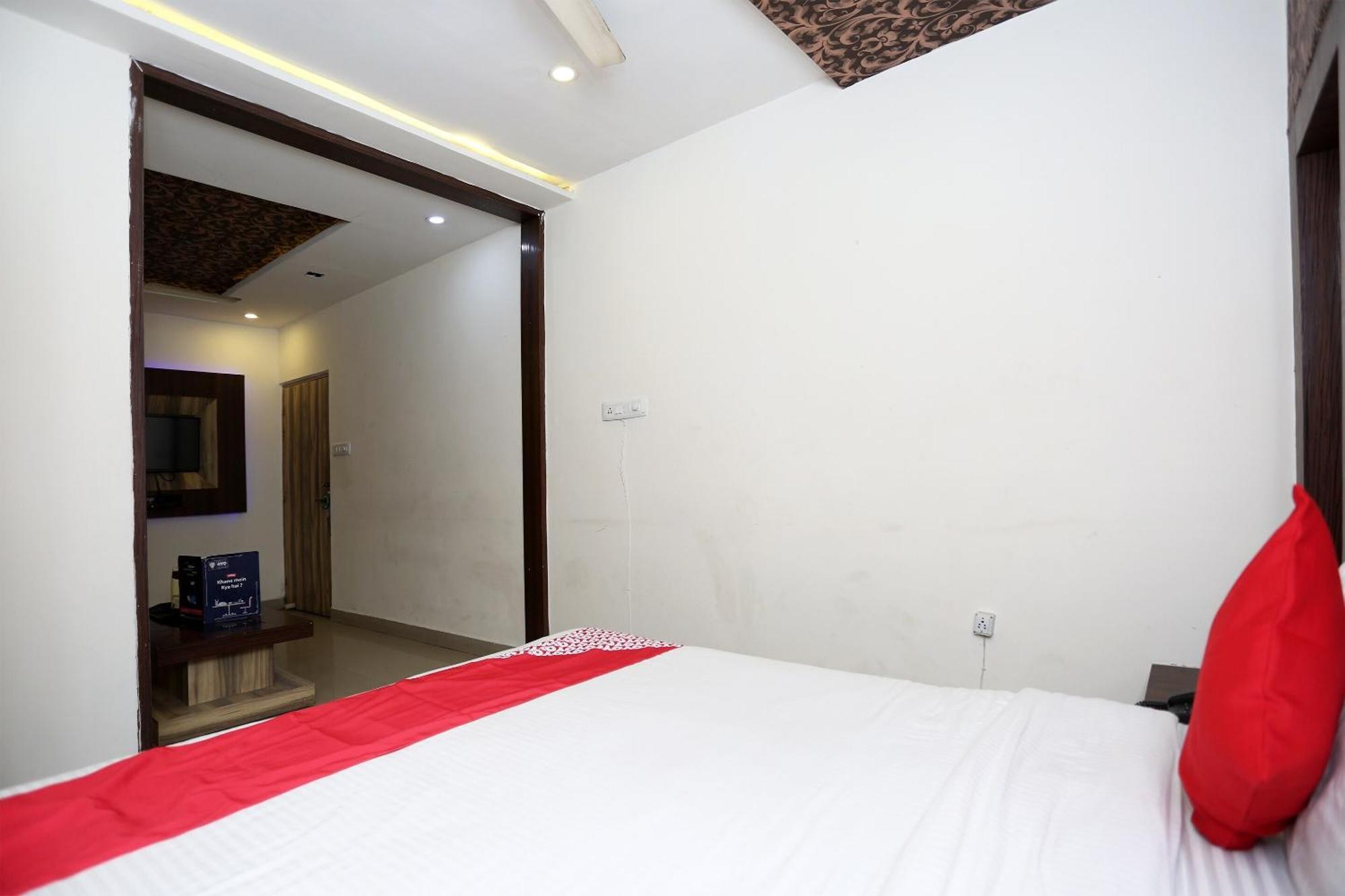 Super Oyo Flagship 4957 Hotel China Town Bhairaun Ghāt Exterior photo